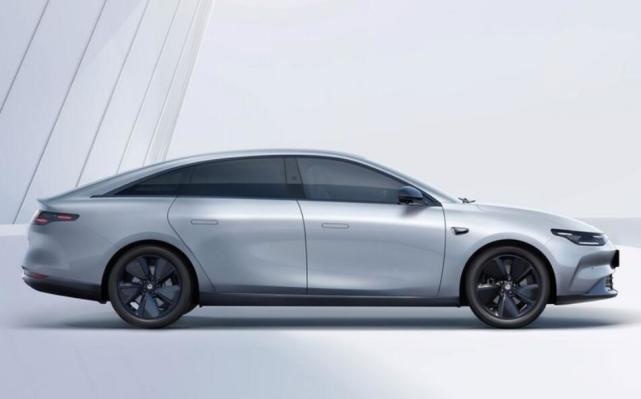 瞄准Model 3，硬扛性价比，零跑C01售19.38万元起