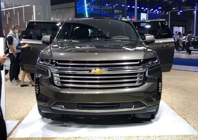 雪佛兰最霸气的SUV，全新萨博班实车，6缸涡轮引擎配大7座