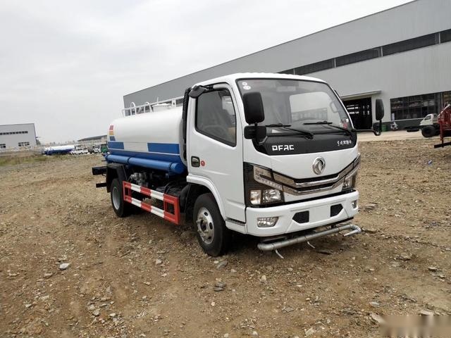 东风5T洒水车 国六蓝牌雾炮车