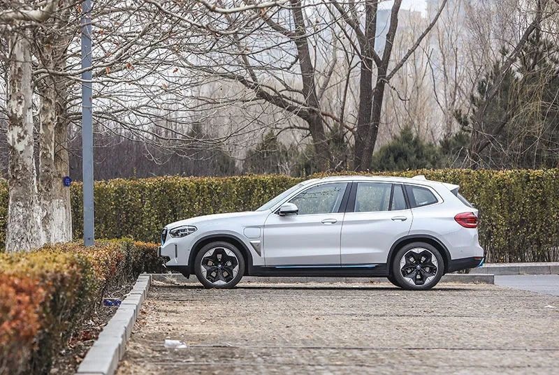 【试驾】智能大于电动｜BMW iX3 创领型