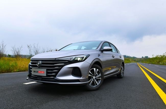 长安逸动PLUS新增两款1.6L车型，8.49万元起售