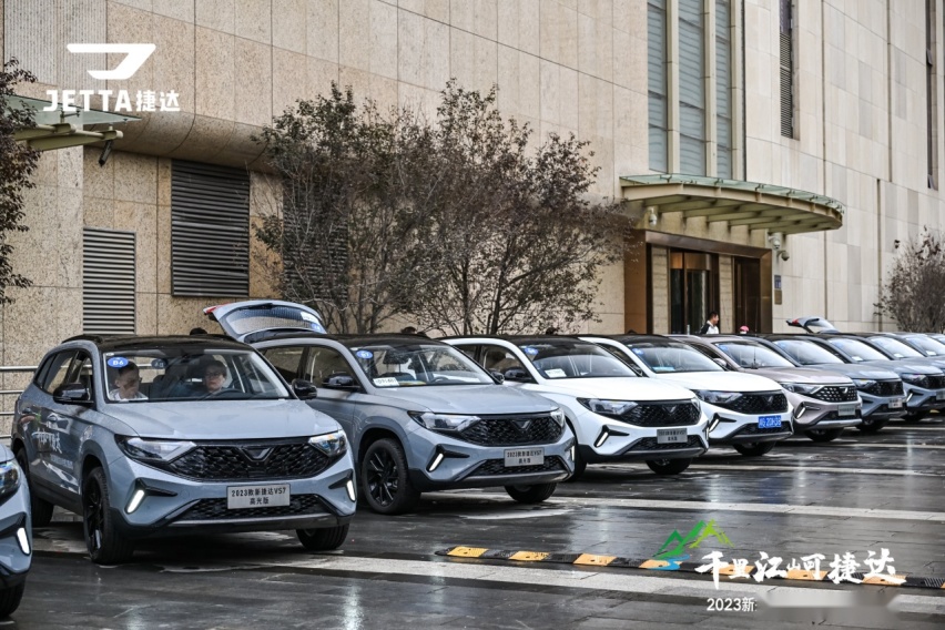 搭载1.4T大众发动机与爱信6AT变速箱，试驾捷达VS7