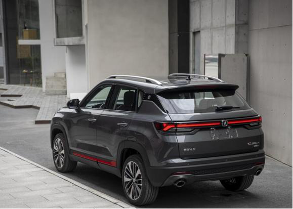 选购十万自动车SUV，长安CS35 PLUS是迈不过去的“坎