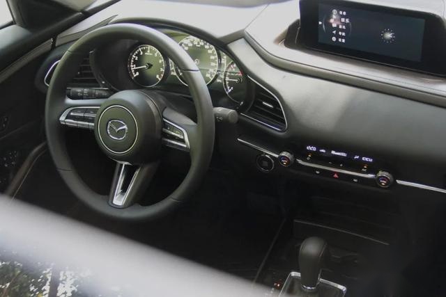 试驾Mazda CX-30，体验“人马一体”的驾控乐趣