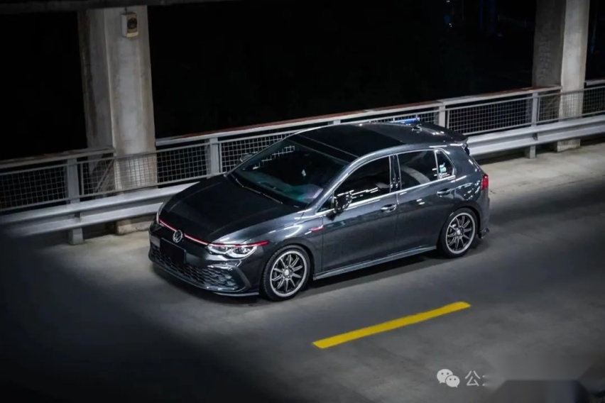 走街风的大众8代高尔夫GTI，一切都拿捏得恰到好处