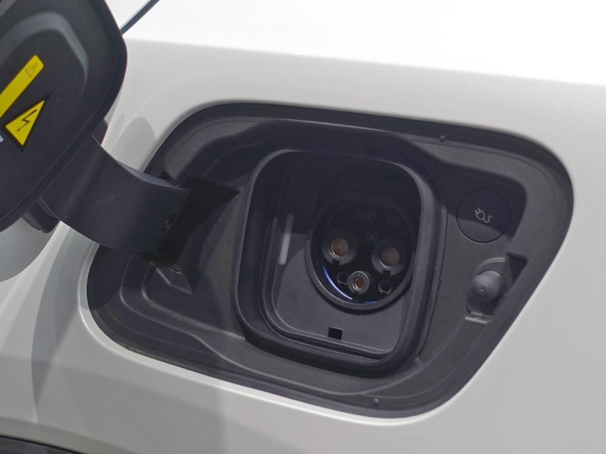 20万级豪华品牌纯电SUV，它很有性价比，探店沃尔沃XC40纯电版