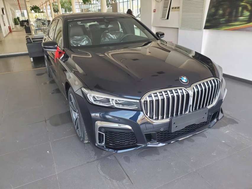 落地80万左右的宝马730Li，一年养车多少钱？不低于这个数就行