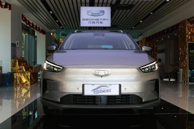 12.98万起的长续航纯电SUV 实拍性价比之星 几何C
