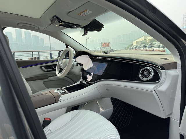 试驾奔驰EQS SUV，后轮转向值得全行业学习