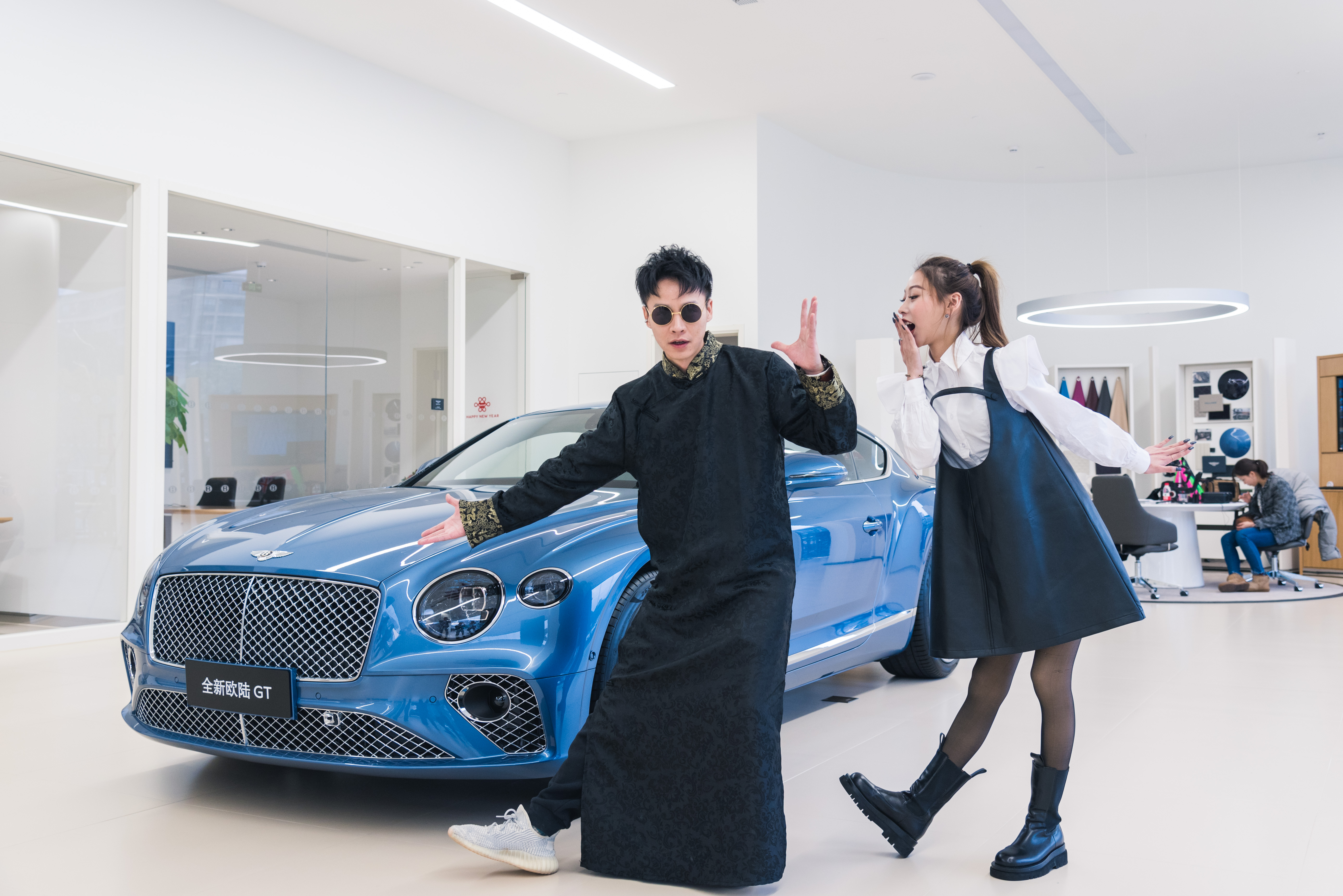 �����߽���Ǯ�˵����磬���ǵ������������~