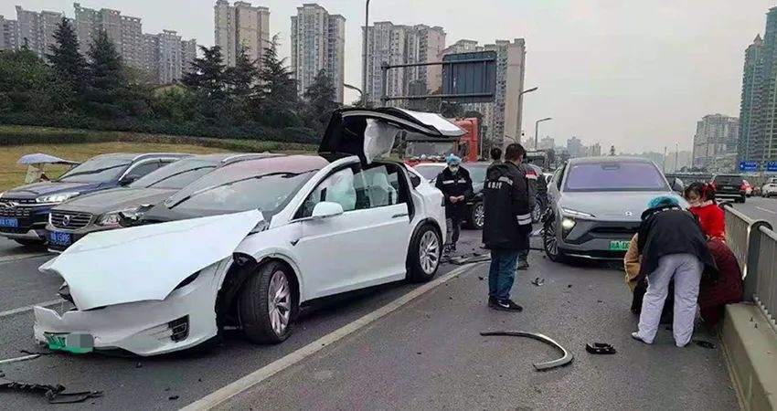 Model 3又烧了，还是甩锅式回应！为何特斯拉总能耍无赖？