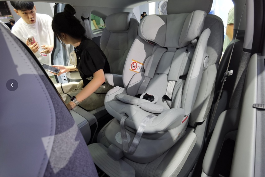 为什么说极狐汽车考拉抢占了亲子赛道？材料、功能、安全三方面一次性说清
