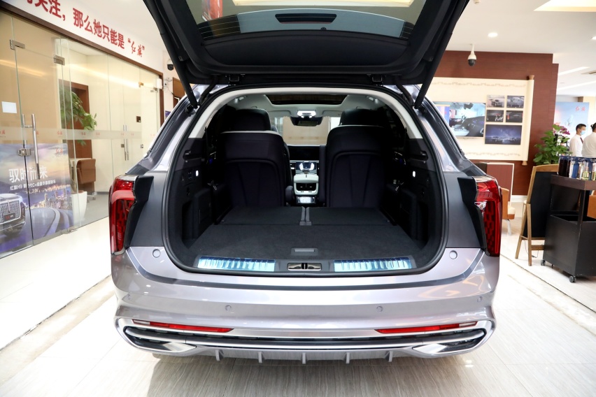 小号撩车：纯电动大型SUV 红旗E-HS9到店实拍 霸气十足