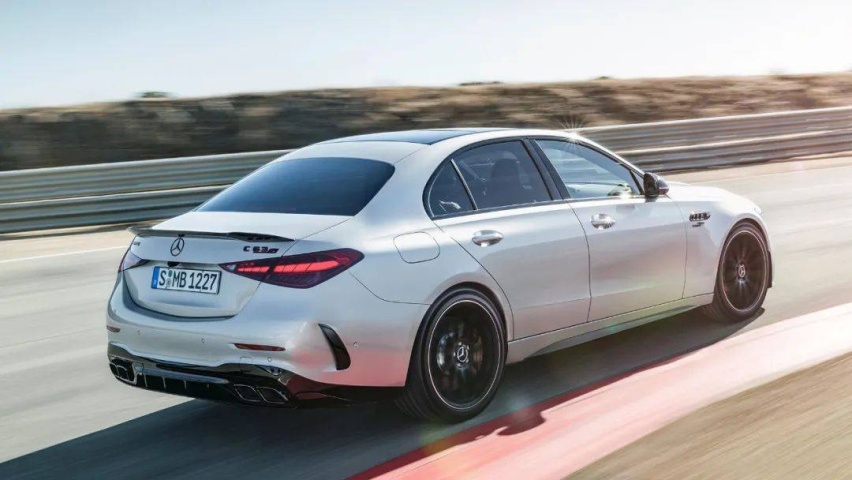 全新AMG C63发布！四缸2.0T能行吗？