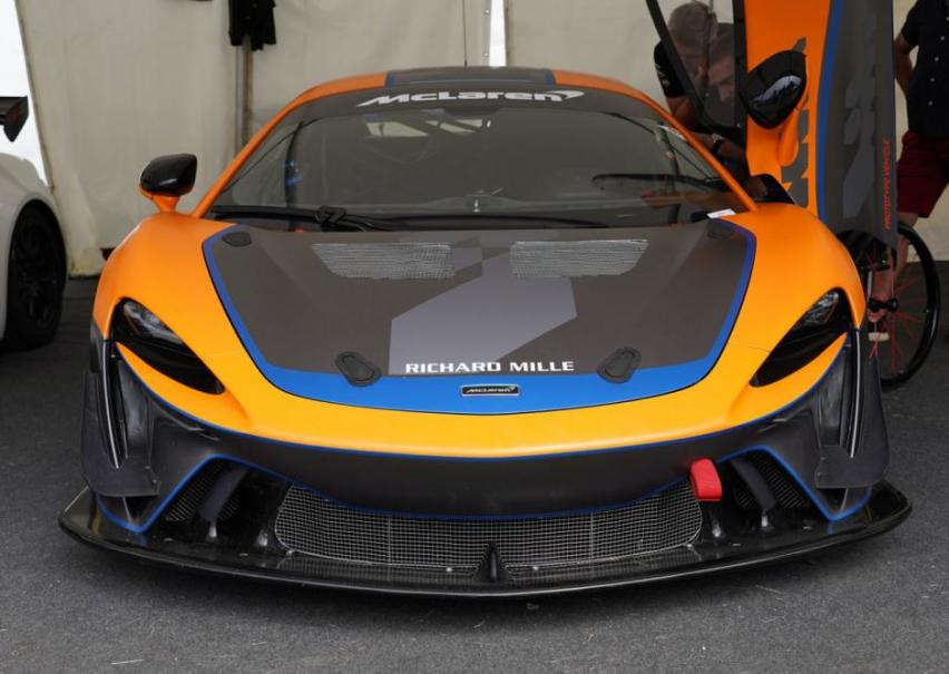 迈凯伦Artura GT4减重100kg，专为赛道而生，有多快跑多快！