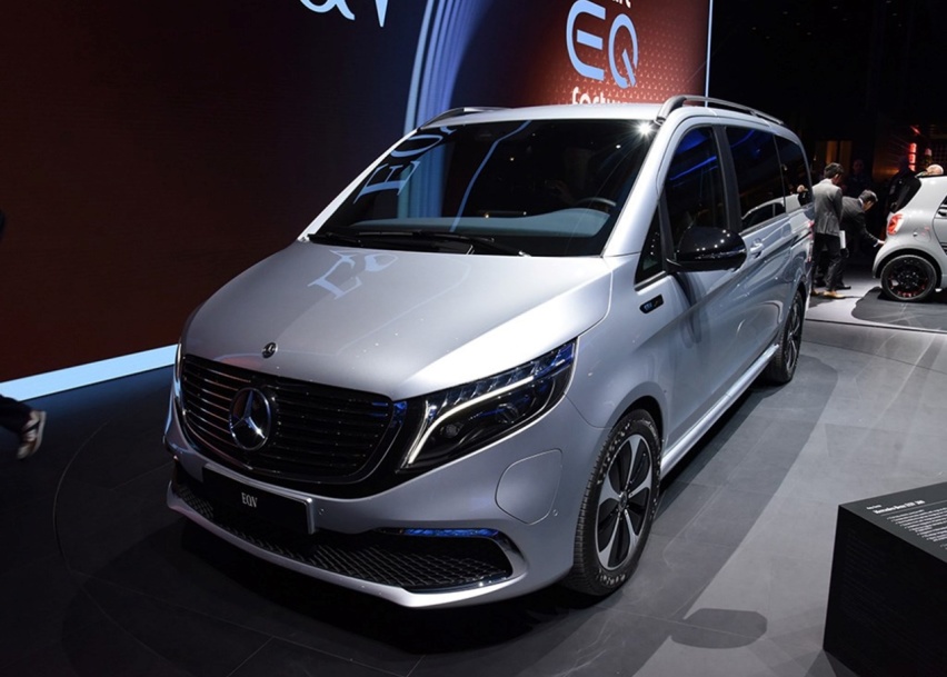 奔驰的纯电动MPV，电池容量90kWh，车重3.5吨，续航4