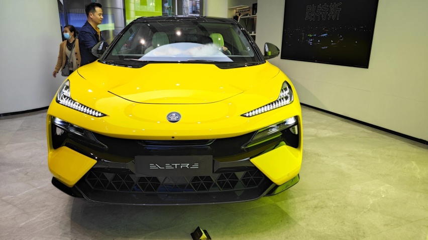 百万级“吉利王” 探店实拍路特斯Eletre 选它还是Model X