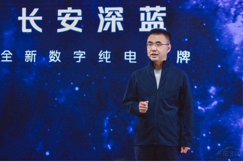 长安深蓝SL03增程版凭何成为燃油车杀手