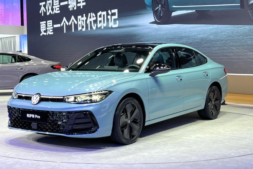 拒绝躺平？6款经典燃油车型座舱大变脸，科技感不输纯电车