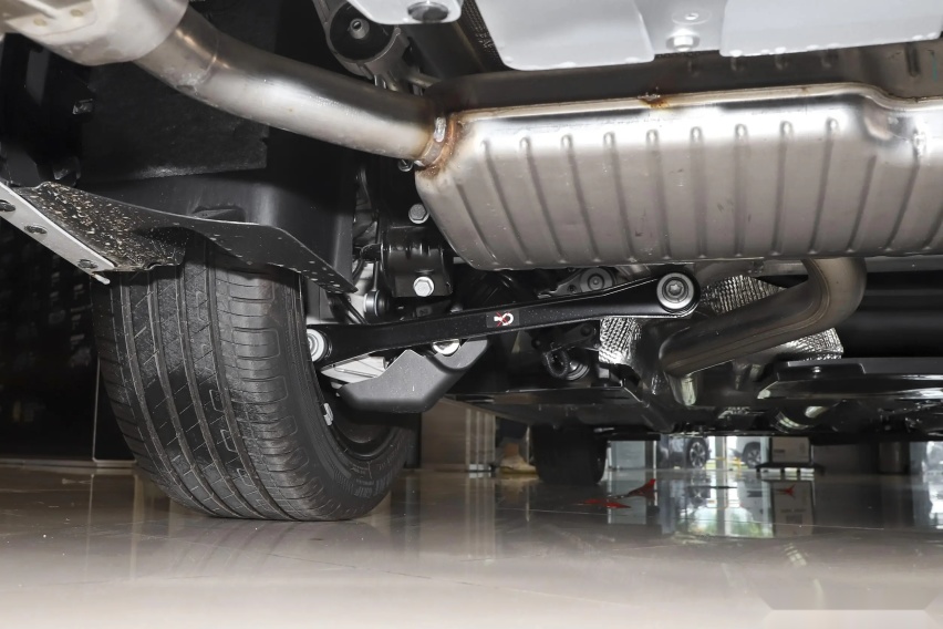16.37万起售，搭1.8T+8AT，入门即旗舰，新标致508L值得入