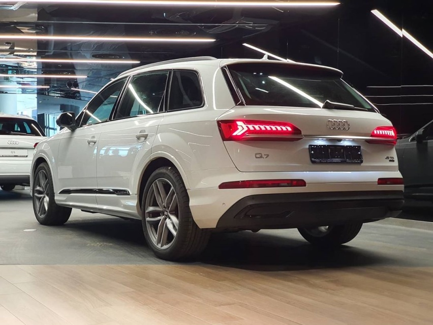 大气又很有精致感 新款奥迪Q7实车