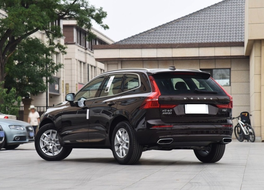 32万预算，凯迪拉克XT5与沃尔沃XC60，你会怎么选？