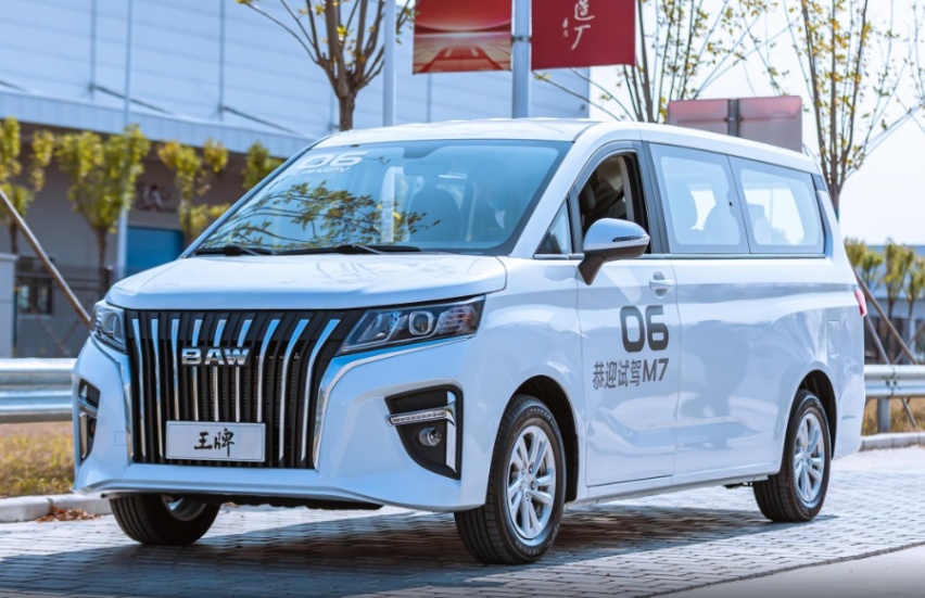 王牌M7新款来袭，你会选择吗？虽采用2.0L引擎，但我不满意