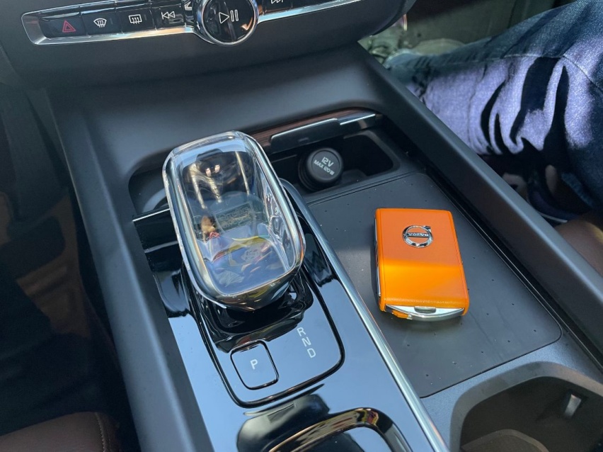 沃尔沃新款XC60上市，告诉你怎样才是一款真正的智能豪华车