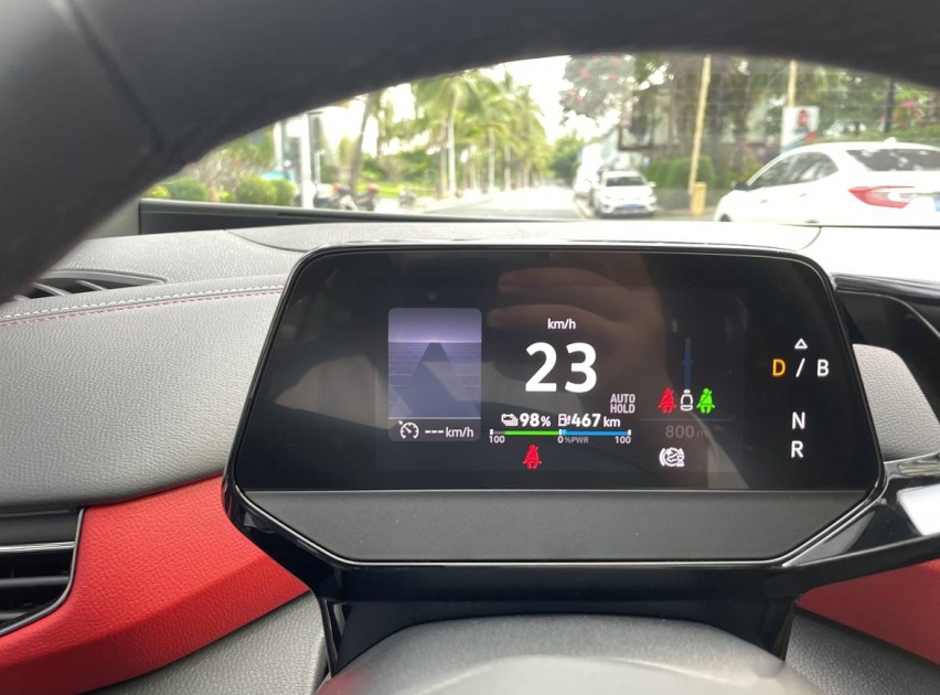 试驾|大众首款引入国内的电动SUV，特斯拉的"劲敌"来了
