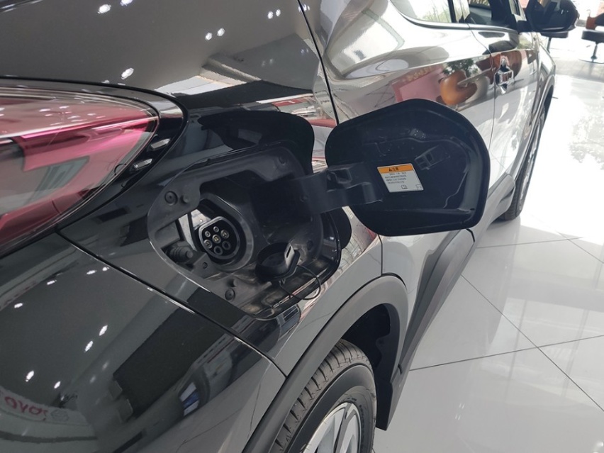 续航400km的纯电动合资SUV，实拍广汽丰田C-HR EV