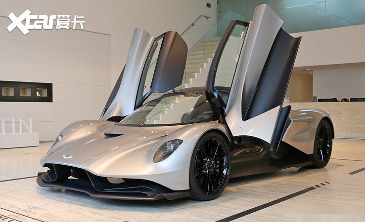很赛车化的风格阿斯顿马丁amrb003超级跑车到店