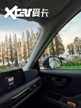 决赛圈二选一,主打听劝。