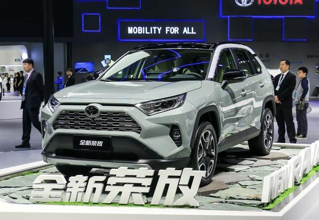 新RAV4离上市又近一步，终端市场订单飞涨，紧凑SUV新爆款