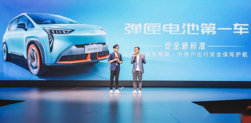 这款电动车续航超过400km、空间堪比5系，售价仅需十万元