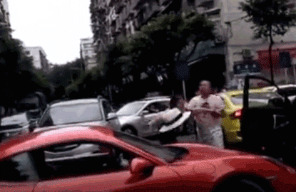 �����ǡ��л�܇�������r��Ů�f�˿ɲ��㣬7���N������������Ę