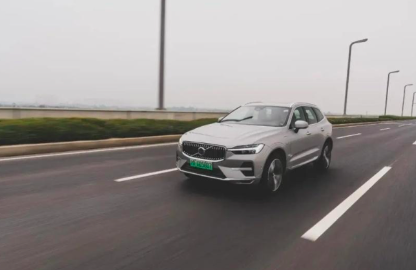 ԇ�{�֠���XC60 T8�����|늡�֮��ĺ��A����ֹ����œ