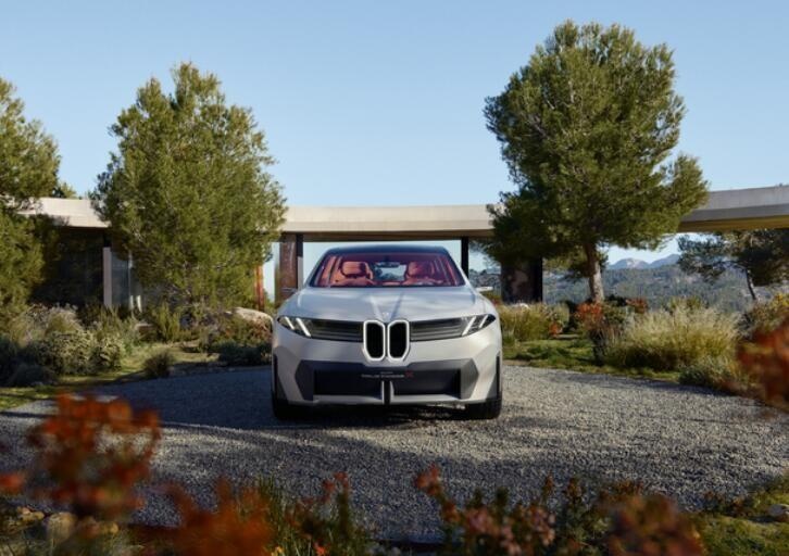 BMW新世代概念车家族，开辟智能豪华驾趣新纪元