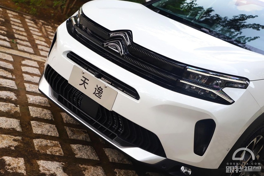 法式浪漫只给“懂”它的人 试驾新款东风雪铁龙天逸C5 AIRCROSS