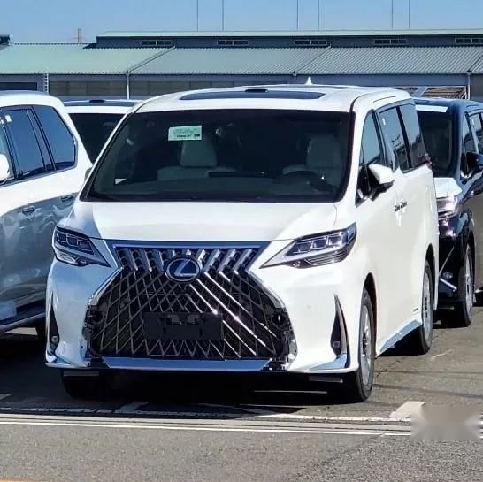 200万买一台2.5L的面包车，有钱人都疯了吗？