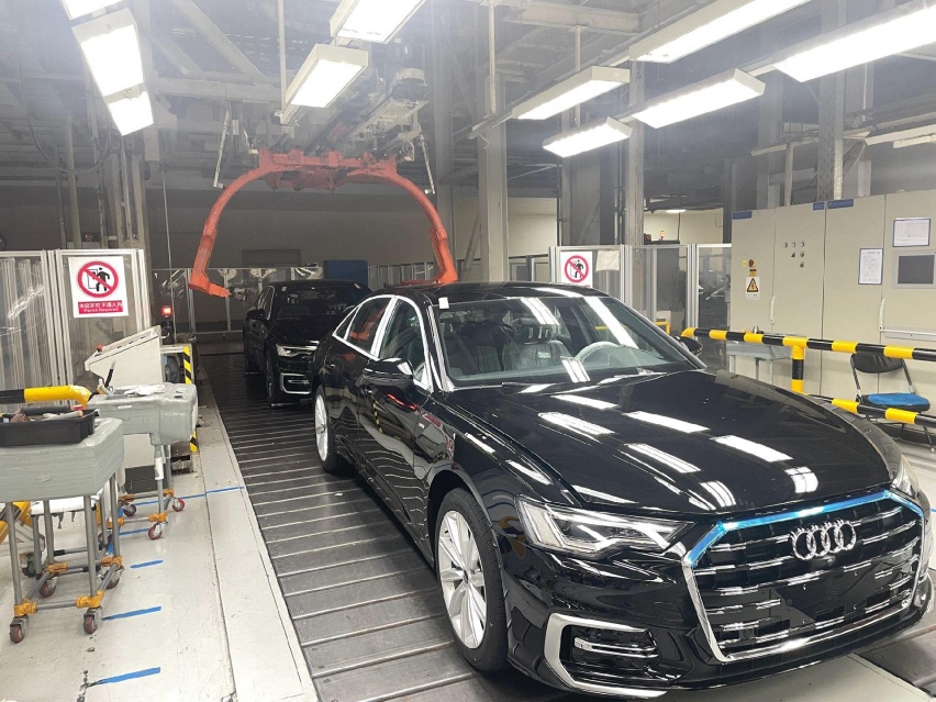 11月上市！25款奥迪A6L、Q5L实车曝光，取消致雅型/舒适配置升级