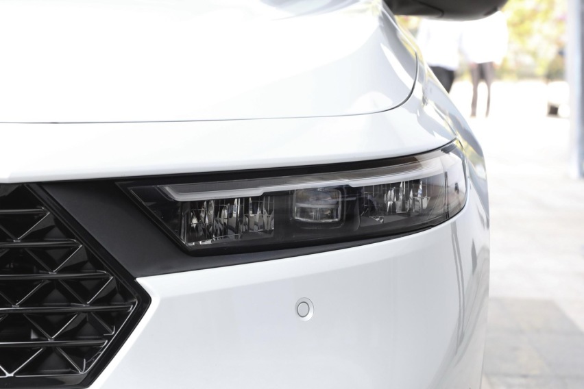 汉DM-i荣耀版对比雅阁e:PHEV，你更喜欢哪一款？