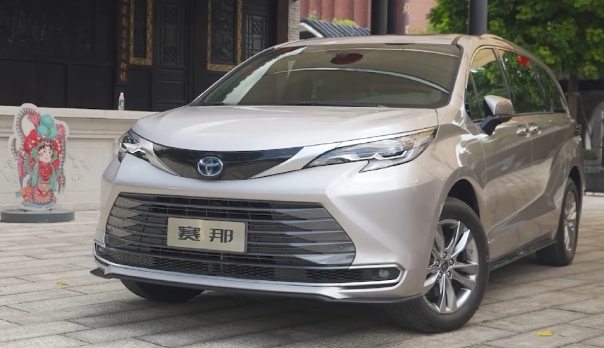 中大型家用MPV难选？要空间要配置，第四代嘉华比赛那、GL8更香？