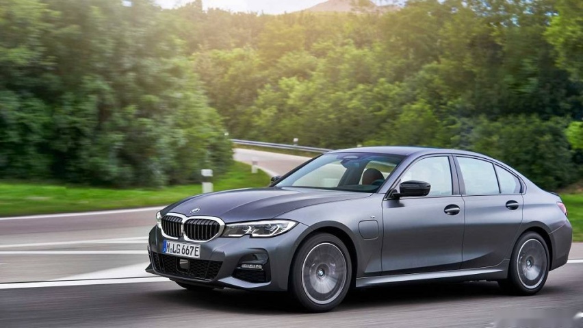 bmw-330e-2019.jpg