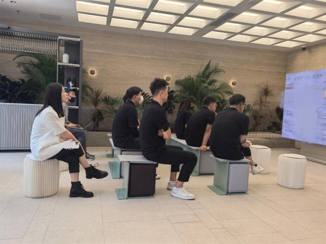探店阿维塔：实车比照片好看，“配置够了，加装不是关键！”