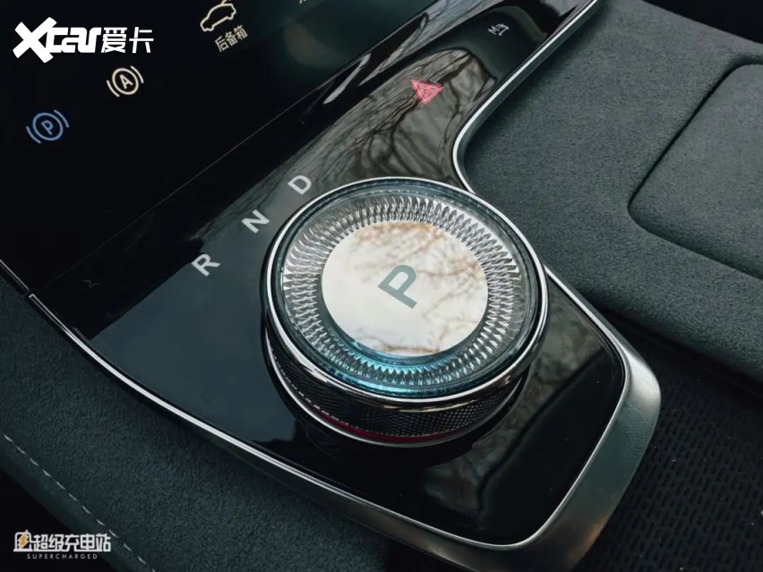 岚图追光静态体验：我追到了光，还去光的里面看了看