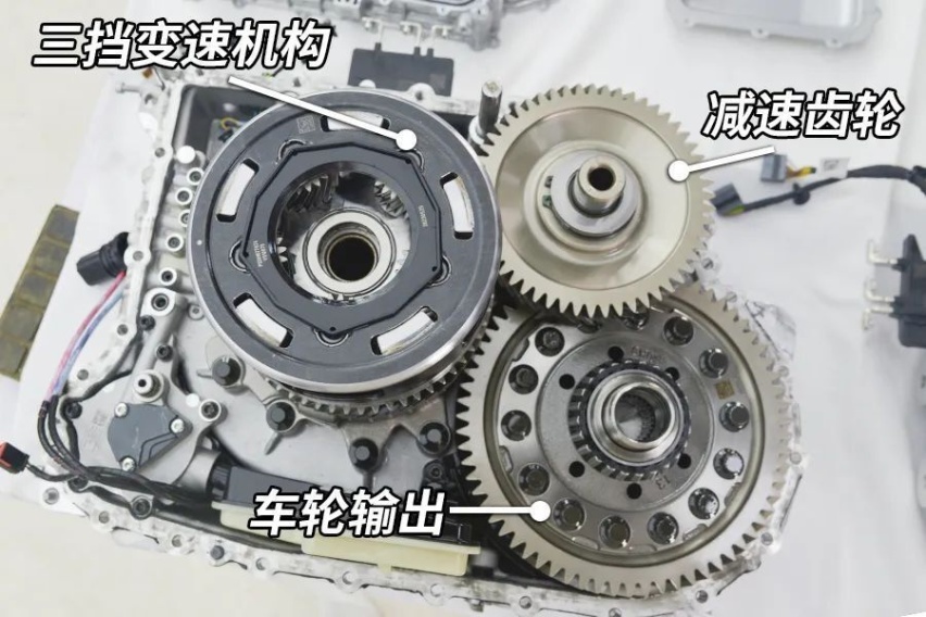 拆车大比拼，吉利银河L7胜出宋PLUS DMi，成为家庭首选电混SUV