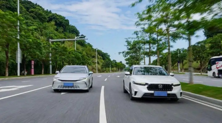 凯美瑞遭遇强劲对手，英仕派或将改写家用B级车市场格局