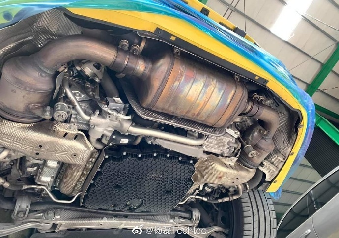 保时捷911 Carrera S改装天蝎Akrapovic钛合金排气