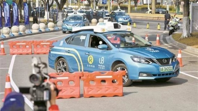 英国能看电视、德国让玩手机，中国自动驾驶该允许什么？
