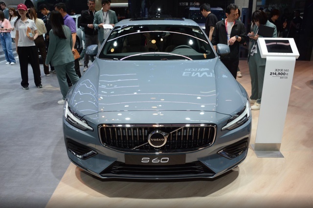 沃尔沃S60值不值入手？售21.49万元起，B5动力组合